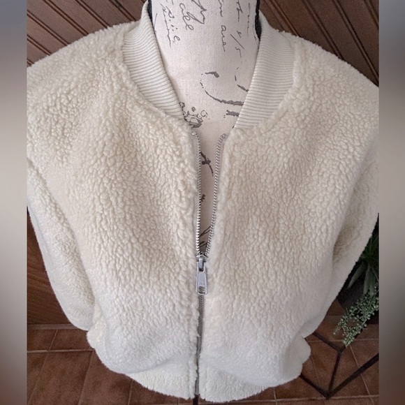 Old Navy Jacket - Picture 3 of 8